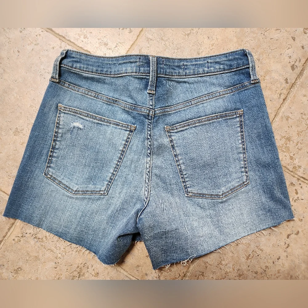 Universal Thread Denim Women's Shorts, Size 6/28 - Picture 2 of 4